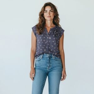 Daniel Rainn Gray Print Short Sleeve Semi Sheer Top Size Small
